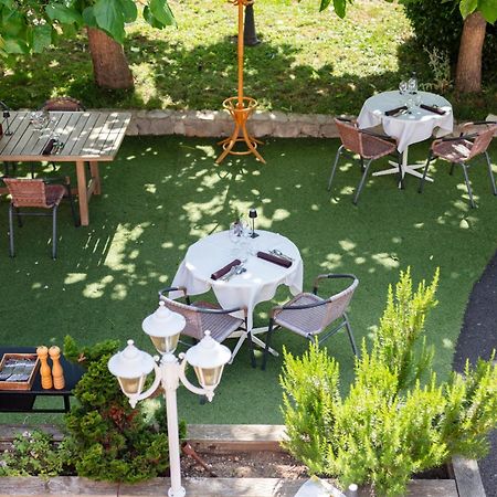 Hotel Restaurant Les Glycines Vieille-Brioude 외부 사진
