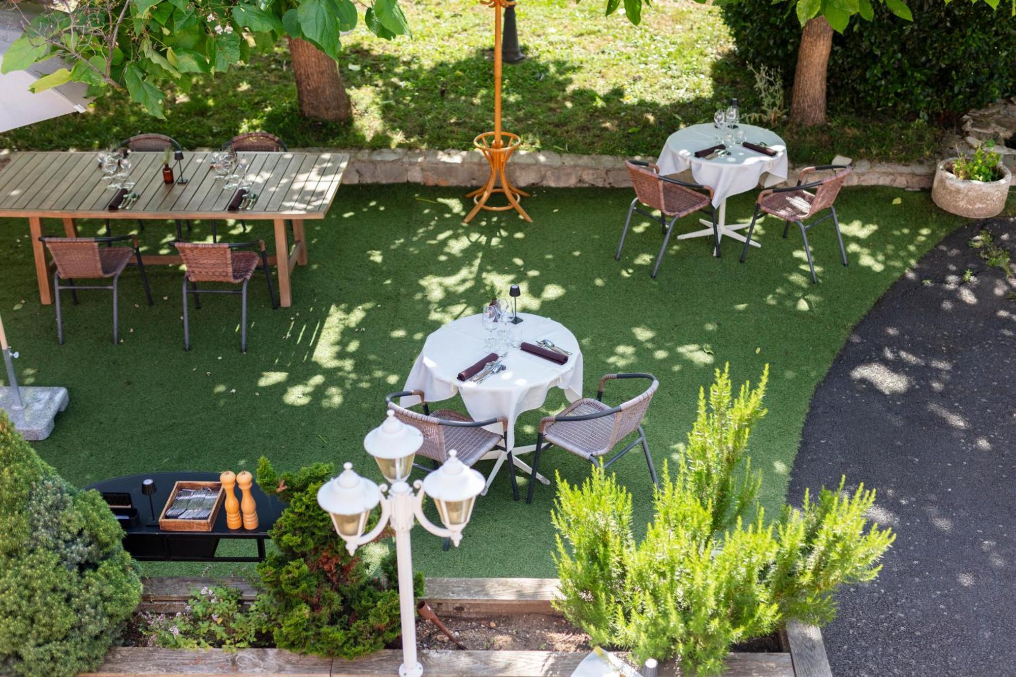 Hotel Restaurant Les Glycines Vieille-Brioude 외부 사진