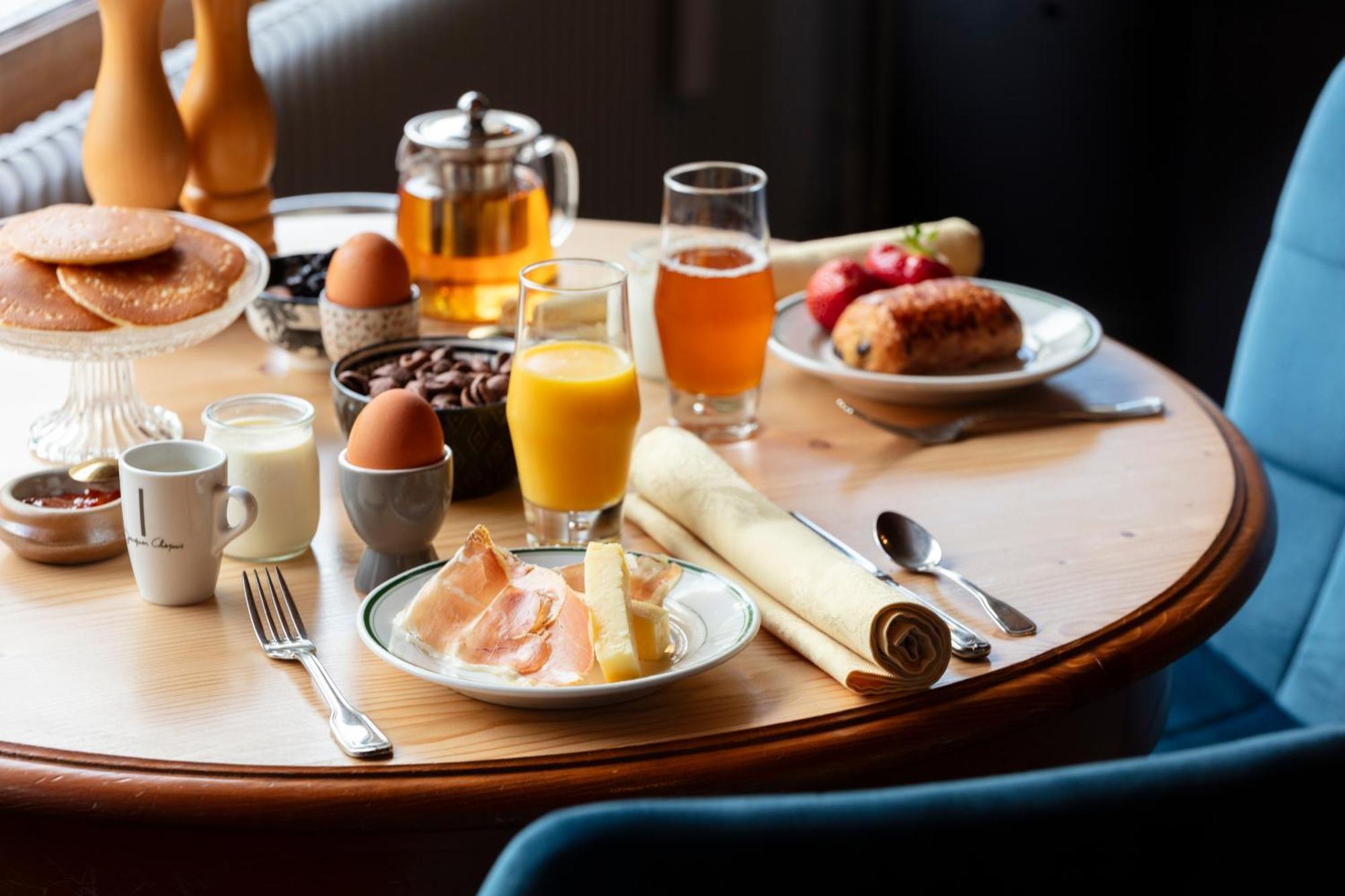 Hotel Restaurant Les Glycines Vieille-Brioude 외부 사진